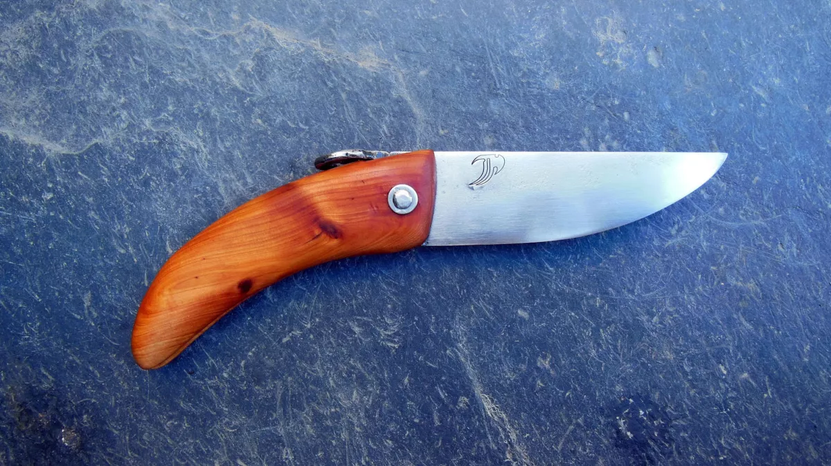Image de présentation du la création Couteau pliant en BOIS DE ROSE